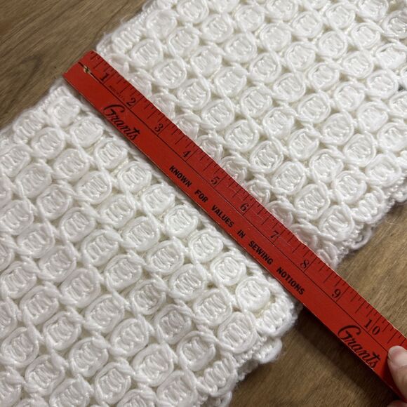 Vintage White Hand Crocheted Winter Beanie Pom & Scarf Set Fringe Made in Japan - Picture 10 of 12